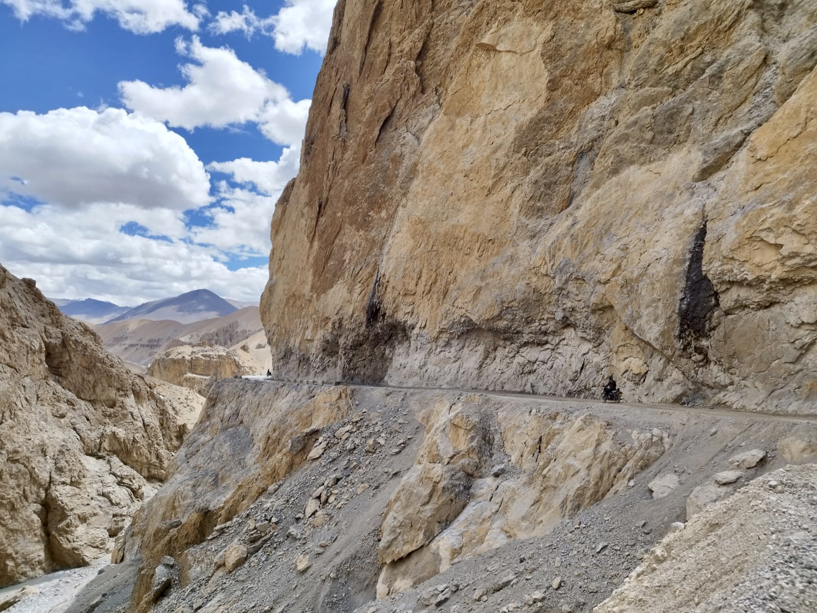 Leh Ladakh moto tour, 2023 I Royal Enfield sur les routes difficiles de l'Himalaya, aventure ultime lors d'un voyage à moto Inde